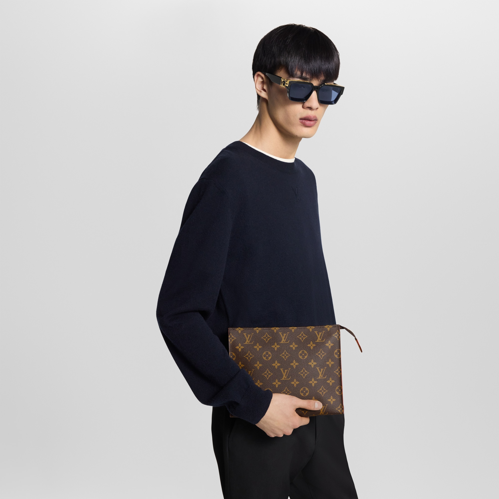 Nécessaire Monogram - Viagem | LOUIS VUITTON ®